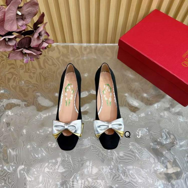 Picture of Valentino Shoes _SKUValentinosz35-40J100220306